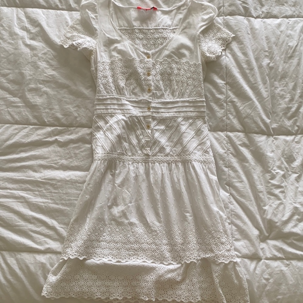 Mixed pattern white dress